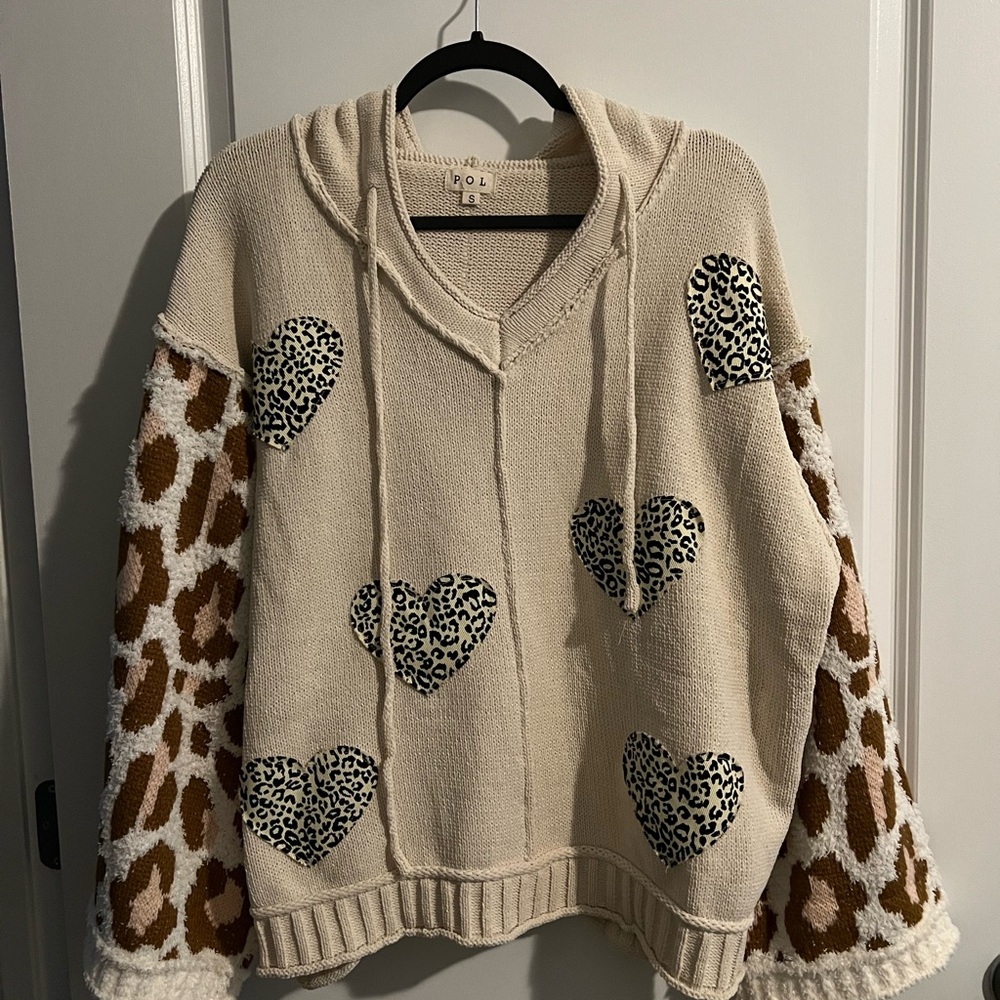 POL Cream V-Neck Sweater with Leopard Heart Design